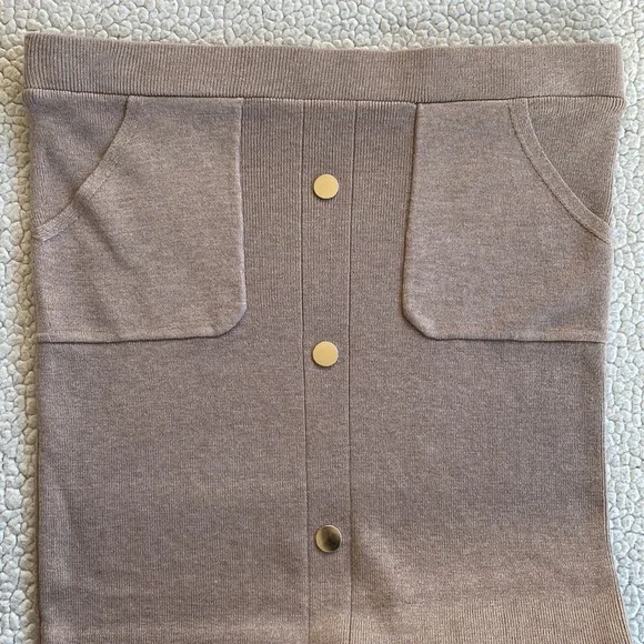 NWT Retrology Beige Tan Sweater Skirt, Size medium - Picture 4 of 10